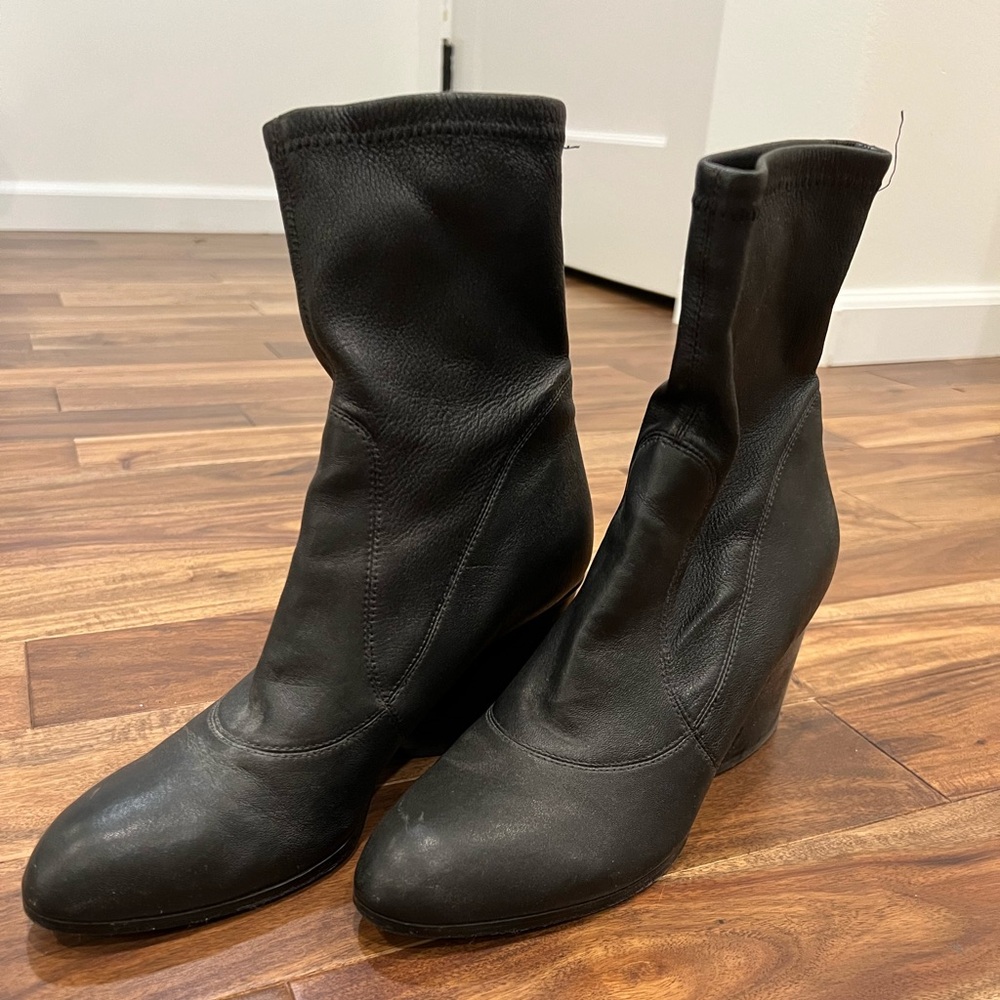 Black Leather Boots - Donald Pliner - Like New